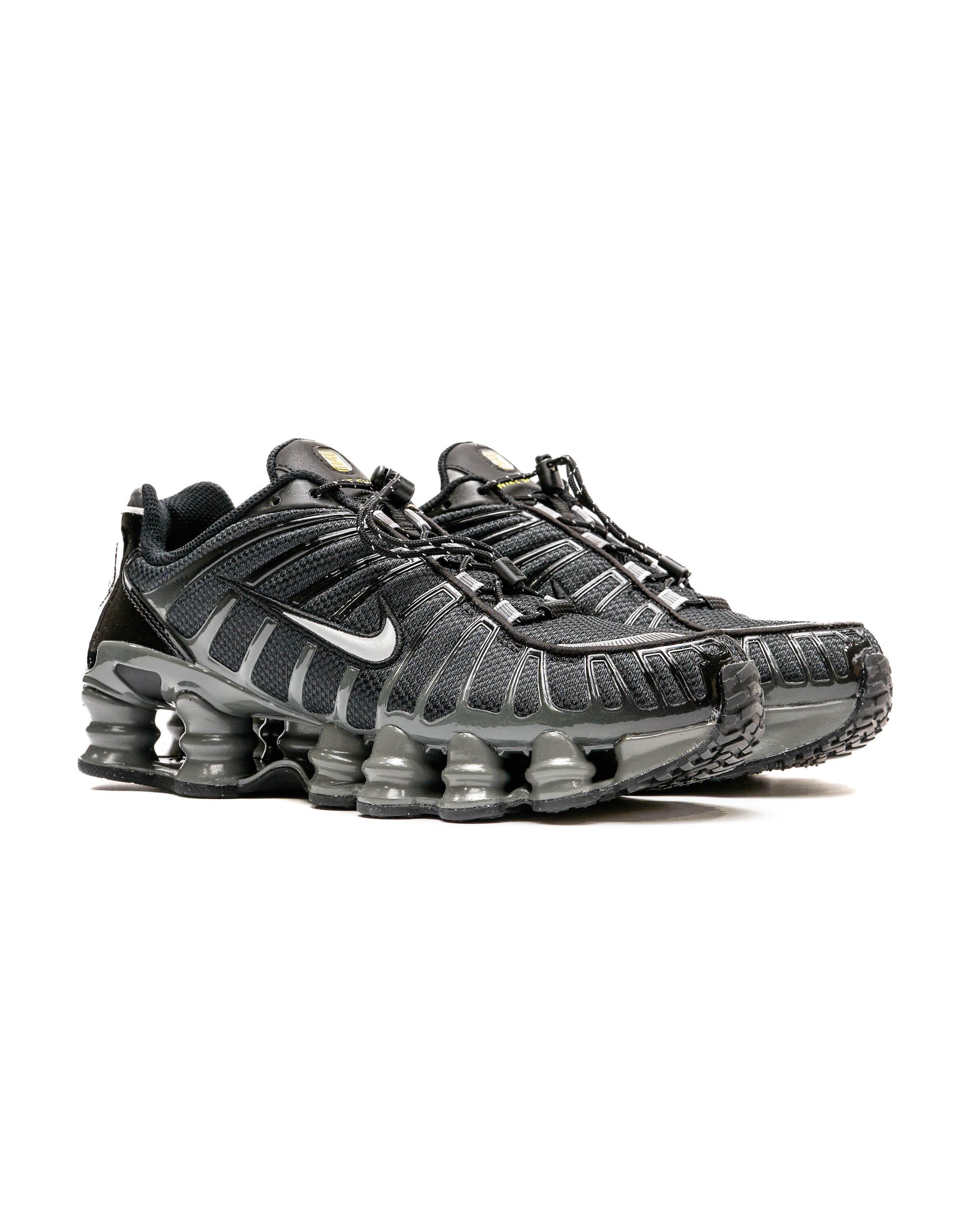 Black and silver nike shox online